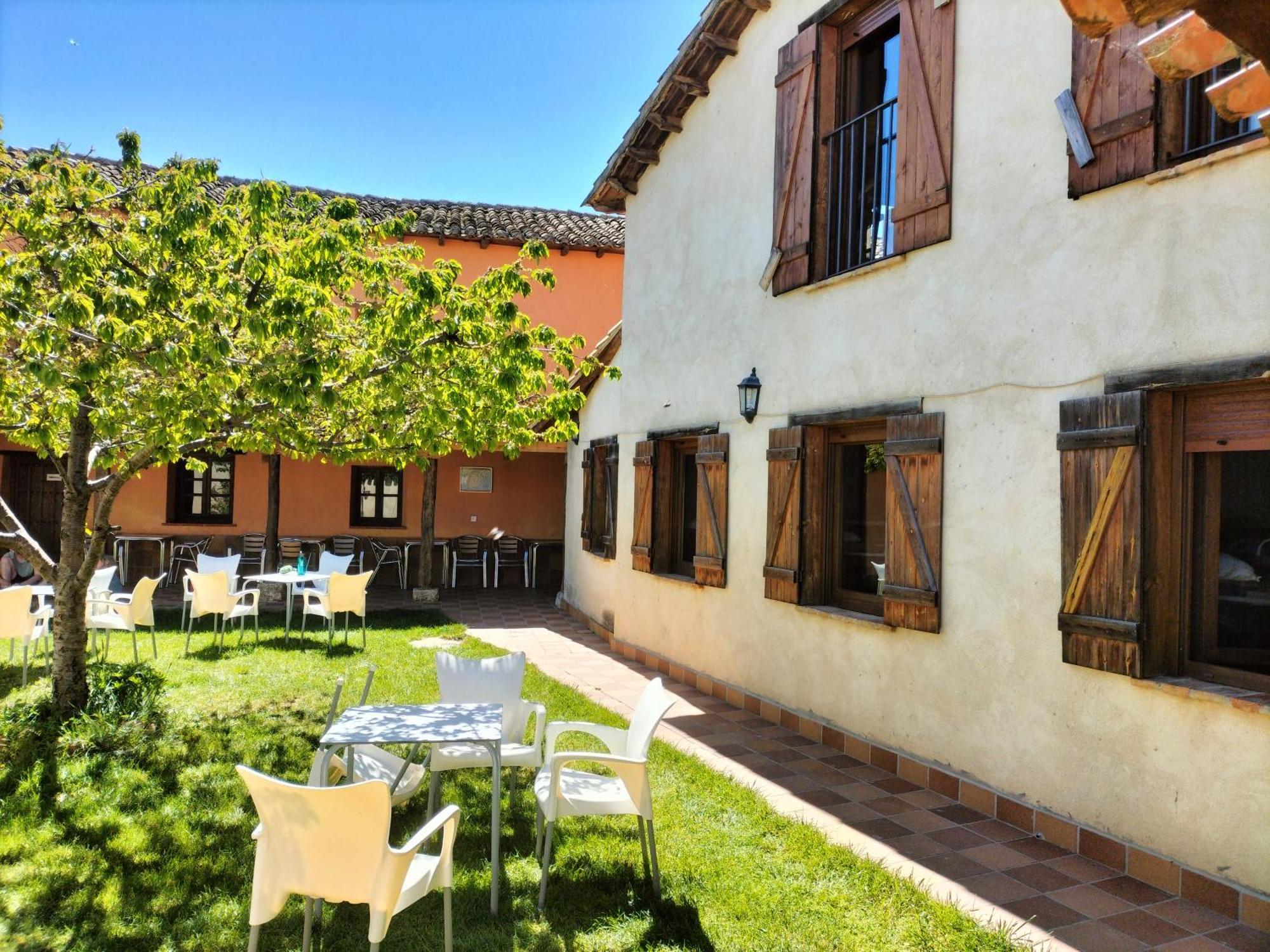 Don Camino Low Cost Villalcazar de Sirga Exterior photo